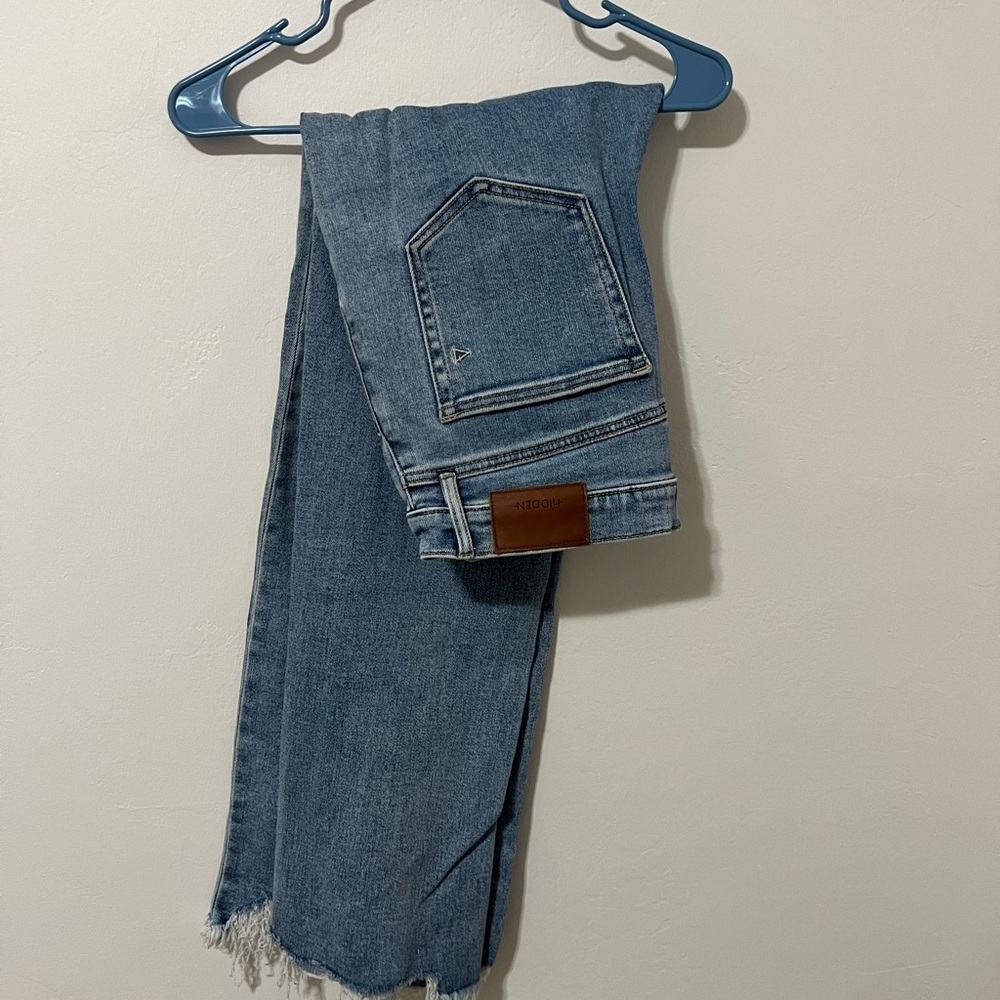 HIDDEN JEANS